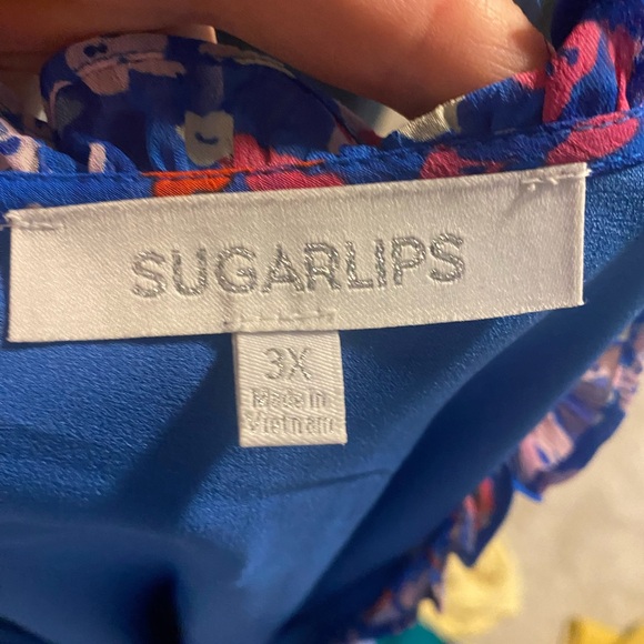 Beautiful Blouse - Picture 5 of 5